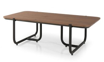 שולחן סלון במראה וינטג', פלטה עליונה פורניר בגוון אגוז, רגלי מתכת שחורות מעוגלות, דגם 'שיר'