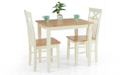 פינת אוכל, שולחן אוכל קטן, דגם 'מונטריאול', עד 4 סועדים, גוון שנהב משולב עץ אלון, כולל 2 כיסאות דגם 'מישיגן'