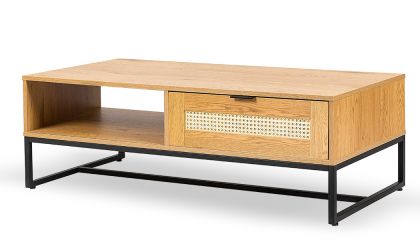 שולחן סלון דגם 'במבי', גוון אלון בשילוב ראטן, רגלי מתכת שחורות, כולל מגירה ותא אחסון מרווחים ונוחים לשימוש 