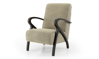 כורסא מעוצבת, ידיות בגוון אגוז או אלון, בדים בהתאמה אישית מקולקציית בדים ייחודית, דגם 'הילרי'