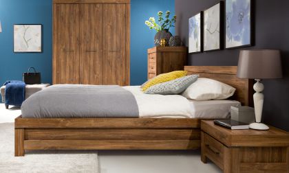 מיטה זוגית, למזרן במידה 160/200 ס''מ, בגוון אלון מעושן, מראה כפרי מסוגנן, אפשרות להוספת מזרן, דגם 'פראג'