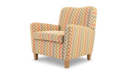כורסא מעוצבת, אלגנטית נוחה וחזקה, רגלי עץ בגוון אלון או אגוז כהה, בהתאמה אישית מקולקציית בדים ייחודית, דגם 'אמה'