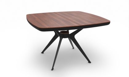 שולחן אוכל ריבועי, עם 2 הגדלות אמצע, מנגנון פתיחה קל, עד 10 סועדים, פלטה עליונה פורניר אגוז אמריקאי, בשילוב רגלי מתכת מעוצבות בגוון שחור, דגם 'מרטיני'