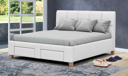 מיטה זוגית, מעוצבת ואיכותית, המשלבת עץ מלא וריפוד דמוי עור בגוון לבן, למזרן במידה 160/200 ס''מ, כולל 2 מגירות אחסון, דגם 'דפנה'